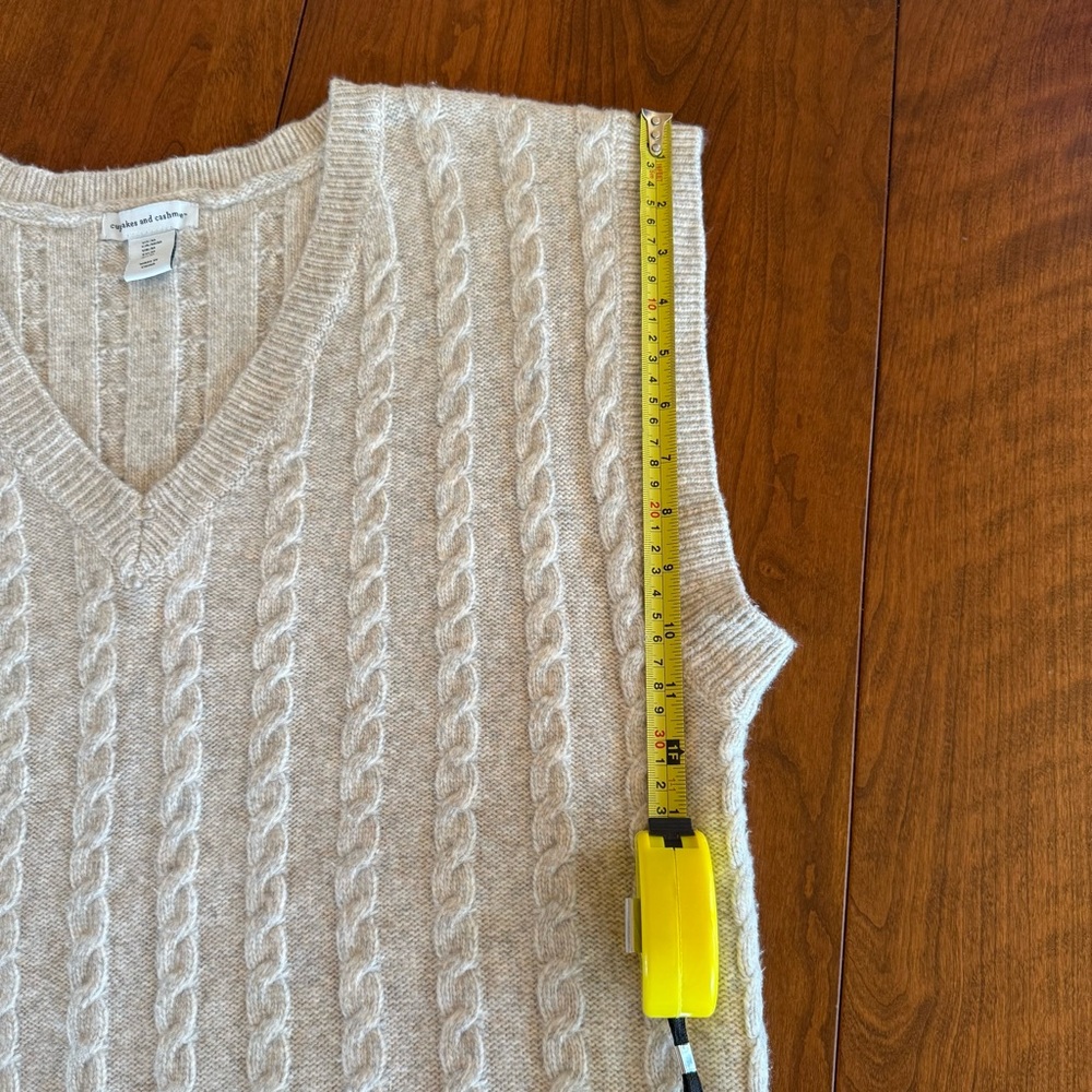 Cupcakes & Cashmere Beige V-Neck Sweater Vest Textured Ribbed Size M - Picture 7 of 8